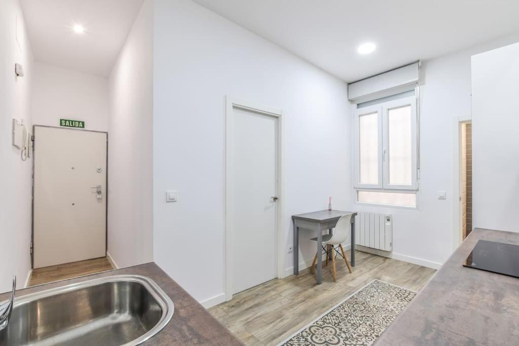 Ferienwohnung Unique Flat La Latina * Billiard & Darts Madrid Exterior foto